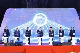 国会主席王廷惠出席海防市生物可降解塑料生产厂项目开工仪式