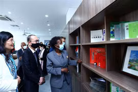 法语国家国际组织秘书长造访越南外交学院 出席法语室揭牌仪式 