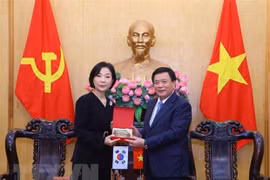 进一步加强越韩两国在管理人员和领导干部培训中的合作