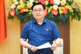 越南国会主席王廷惠前往老挝进行正式访问