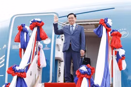 越南国会主席王廷惠开始对老挝人民民主共和国进行正式访问