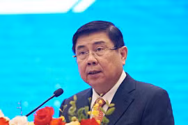 越共中央政治局对胡志明市人民委员会党组（任期2016~2021年）和阮成峰进行警告处分