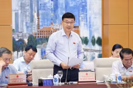 越南国会常委会就《石油法》（修正案）的解答、吸收和整理工作提出意见和建议