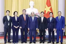 越南国家主席阮春福会见韩国外交部长朴振