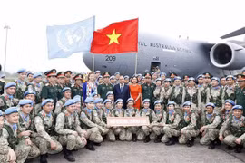 越南国家主席阮春福出席联合国维和部队出征仪式