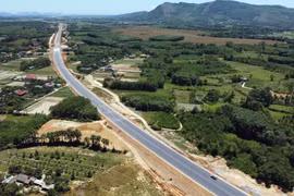 组图：越南北南高速公路项目宜山-演州路段将于国庆假期通车