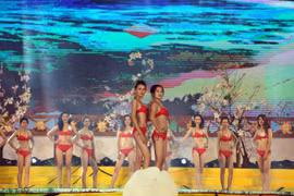 2019年奠边省羊蹄甲花小姐选美大赛决赛： 众佳丽各拼才艺秀美颜（组图）