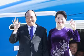 阮春福总理和夫人抵达柏林-泰格尔奥托·利林塔尔机场。（图片来源：越通社）