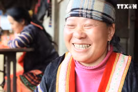 奠边省昭离山区民族同胞欢天喜地迎新春