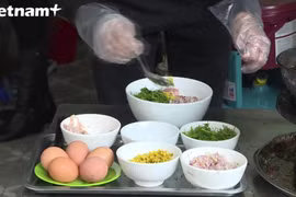 沙蚕煎饼——令人垂涎三尺的河内季节性美食