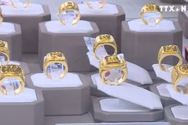 正月初十“财神日”越南人民蜂拥而至买黄金