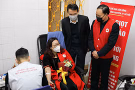 组图：河内市民志愿献血 响应2020年春红献血节