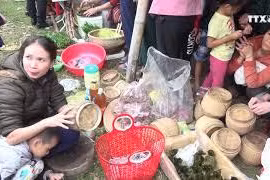来乂安省逛带有浓郁民族文化特色的山区市集
