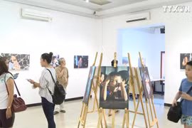 有关越裔柬埔寨人生活的图片展亮相河内