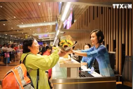 云屯国际航空港迎接来自深圳的首个国际航班