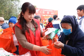 2023年仁爱春节：筹集2950万美元，照顾贫困者过好年