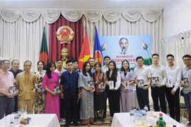 胡志明主席诞辰133周年：参观胡伯伯曾在美国生活与工作之地