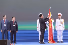 国会主席王廷惠出席财政学院建校60周年纪念活动
