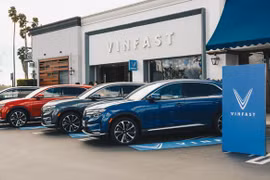 Vinfast向美国客户正式交付首批VF 8车型电动汽车