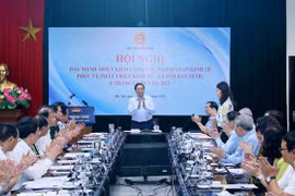 越南政府总理范明政出席促进经济外交工作会议
