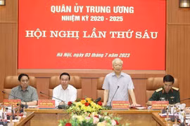 越共中央总书记阮富仲主持召开中央军委会议