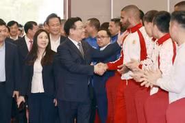 国会主席王廷惠在兴安省进行视察调研