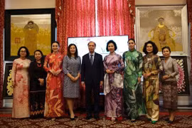 越南奥黛节亮相美国首都华盛顿