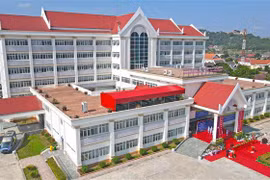 由越南援建的老越友谊医院在老挝川圹省竣工落成