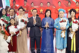 越南国家主席武文赏和夫人主持国庆招待会 