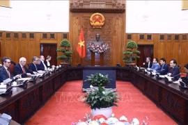 越南政府副总理陈流光会见欧洲议会人权小组委员会主席