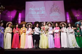  2023年春天校花大赛：在欧洲推崇越南女性之美