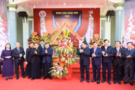 越南政府总理范明政向北江省天主教同胞致以圣诞祝福