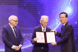 Vinfuture全球科技奖：太阳能电池和锂离子电池存储的发明