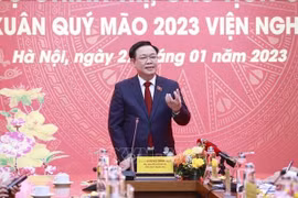 国会主席王廷惠向立法研究院拜年