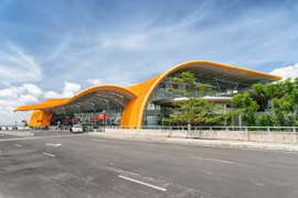 林同省建议开通飞往新加坡的国际航线