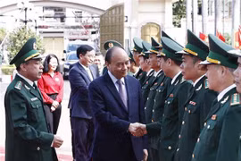 越南国家主席阮春福视察得乐省边防部队春节执勤备勤工作