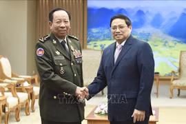 越南政府总理范明政会见柬埔寨副首相兼国防大臣迪班