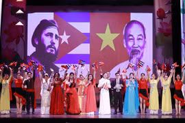 “越南-古巴历史烙印” 特别文艺晚会隆重举行