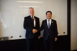 越南工贸部部长阮鸿延会见波音全球公共政策高级副总裁史蒂