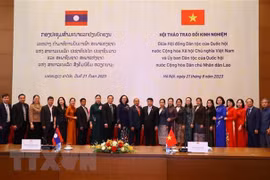 越老两国国会分享民族和可持续减贫经验