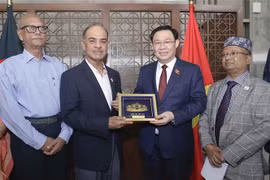 越南国会主席王廷惠：越南与孟加拉国的传统友谊和良好合作关系历久弥坚