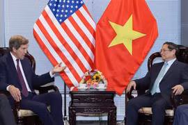 越南政府总理范明政会见美国总统气候问题特使约翰·克里