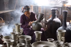推进占族制陶技艺和旅游深度融合