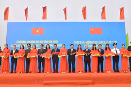 越南芒街—中国东兴口岸北仑河二桥客运功能启用