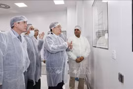 越南国会主席王廷惠造访孟加拉国贝辛科集团
