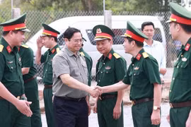 范明政总理视察九龙江三角洲交通重点项目建设情况
