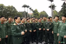 潘文江大将会见服役满期的战士