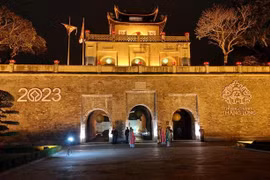 河内为国际游客推出“升龙皇宫之夜——一种独特感受”的升龙皇城夜游活动
