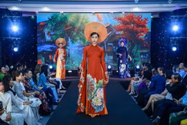 “越南-日本的秋色”活动：弘扬两国传统服装价值