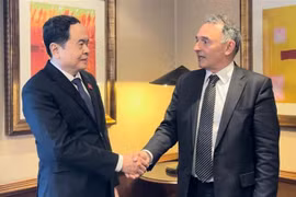 越南国会副主席陈青敏对西班牙进行访问